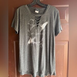 MODERN LUXtee shirt with front cut out with “not all who wonder are lost” sz xl